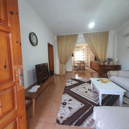 Spacious House With A Big Garden And Fire Pit Villa Tirana Esterno foto
